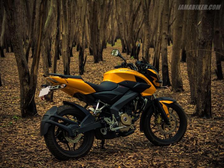 Bajaj Pulsar 200NS İncelemesi - Heyecan Verici Performans ve Şık Tasarım 