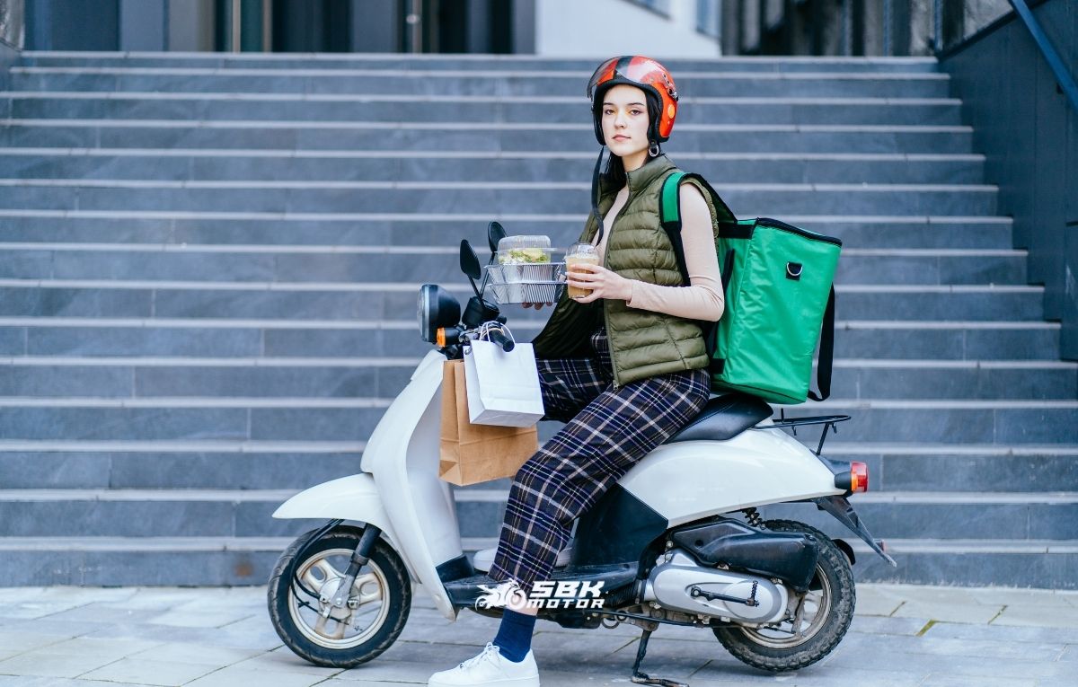 SRC Kurye Belgesi Nedir? Nasıl Alınır, Zorunlu mu Oldu? (2026 Güncel) SRC Kurye Mesleki Yeterlilik Belgesi nedir, zorunlu mu oldu, nasıl alınır, fiyatı ve cezası var mı? 29 Ocak 2026 Resmî Gazete sonrası motokuryeler için tüm güncel detaylar burada.