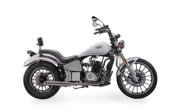 REGAL RAPTOR DAYTONA 125 Motosiklet Modeli Özellikleri: Tork:9nm., Güç:11hp, Ağırlık:110, Top Speed:120, Yakıt Kapasitesi: 15, Yakıt Tüketimi: 2.5, Silindir Adeti:2, Valf Adeti: 4