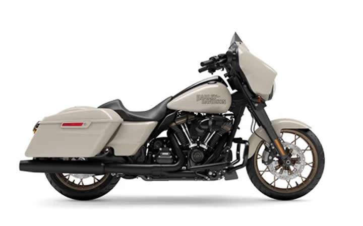 HARLEY DAVİDSON Street Glide ST Motosiklet Modeli Özellikleri: Tork:168nm., Güç:103hp, Ağırlık:369, Top Speed:250, Yakıt Kapasitesi: 22.7, Yakıt Tüketimi: 6.1, Silindir Adeti:4, Valf Adeti: 16