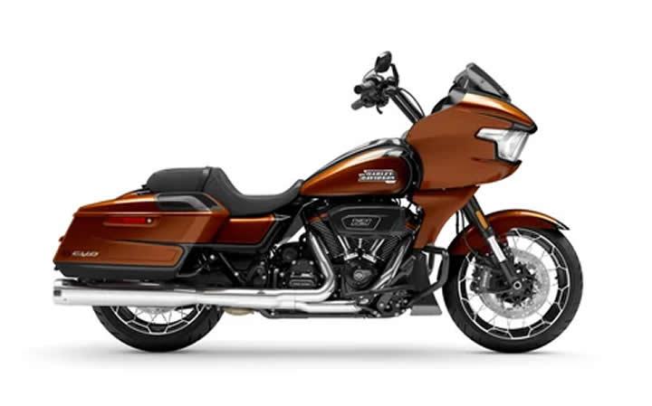 HARLEY DAVİDSON CVO ROAD GLIDE  Motosiklet Modeli Özellikleri: Tork:183nm., Güç:115hp, Ağırlık:393, Top Speed:260, Yakıt Kapasitesi: 22.7, Yakıt Tüketimi: 6.1, Silindir Adeti:4, Valf Adeti: 16