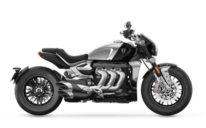 TRIUMPH ROCKET 3 R CHROME EDITION 2500 Motosiklet Modeli Özellikleri: Tork:221nm., Güç:165hp, Ağırlık:291, Top Speed:280, Yakıt Kapasitesi: 18, Yakıt Tüketimi: 7, Silindir Adeti:6, Valf Adeti: 16
