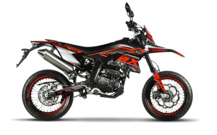 F.B Mondial SMX MOTARD 125 Motosiklet Modeli Özellikleri: Tork:11nm., Güç:15hp, Ağırlık:124, Top Speed:120, Yakıt Kapasitesi: 6.3, Yakıt Tüketimi: 3, Silindir Adeti:1, Valf Adeti: 4