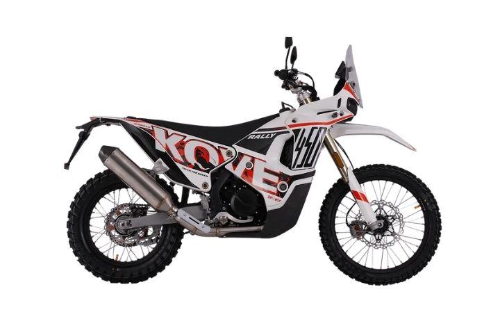 Kove 450-Rally Motosiklet Modeli Özellikleri: Tork:40nm., Güç:51hp, Ağırlık:145, Top Speed:190, Yakıt Kapasitesi: 21, Yakıt Tüketimi: 5, Silindir Adeti:1, Valf Adeti: 4