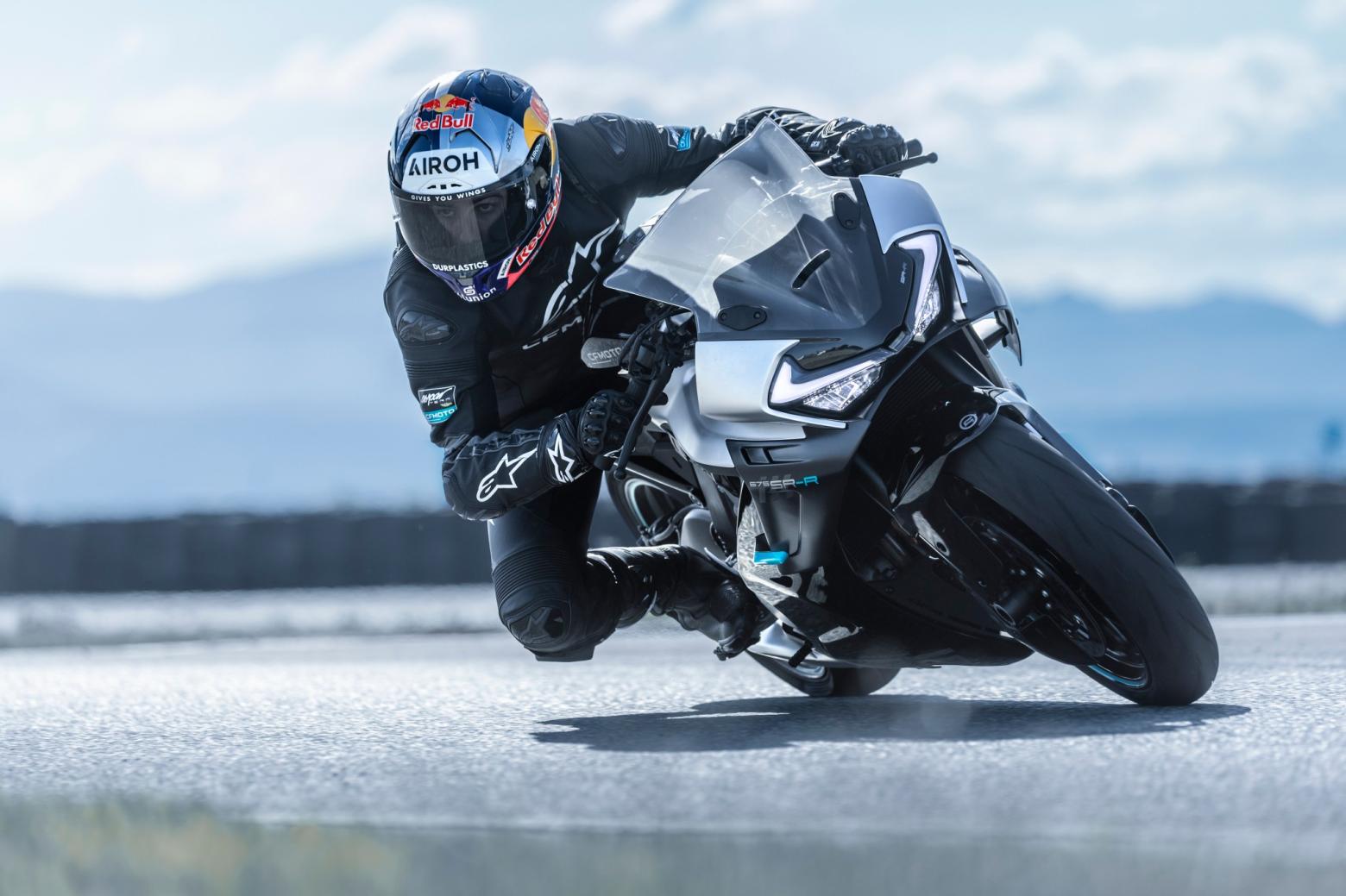 CF MOTO 675SR - 95hp, 70Nm tork, 260 km/h en yüksek hız