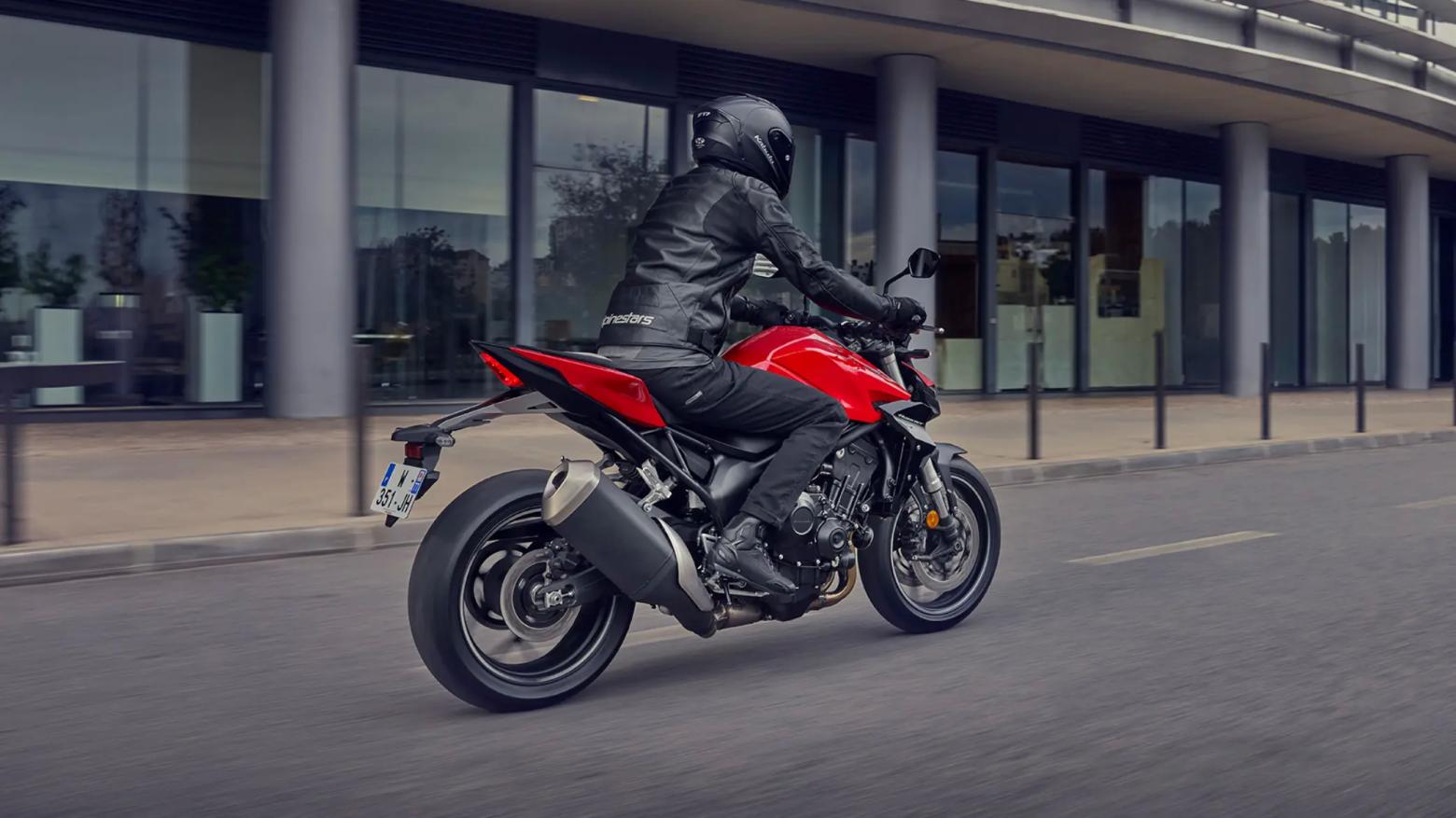 Honda CB1000 Hornet - 151hp, 104Nm tork, 260 km/h en yüksek hız