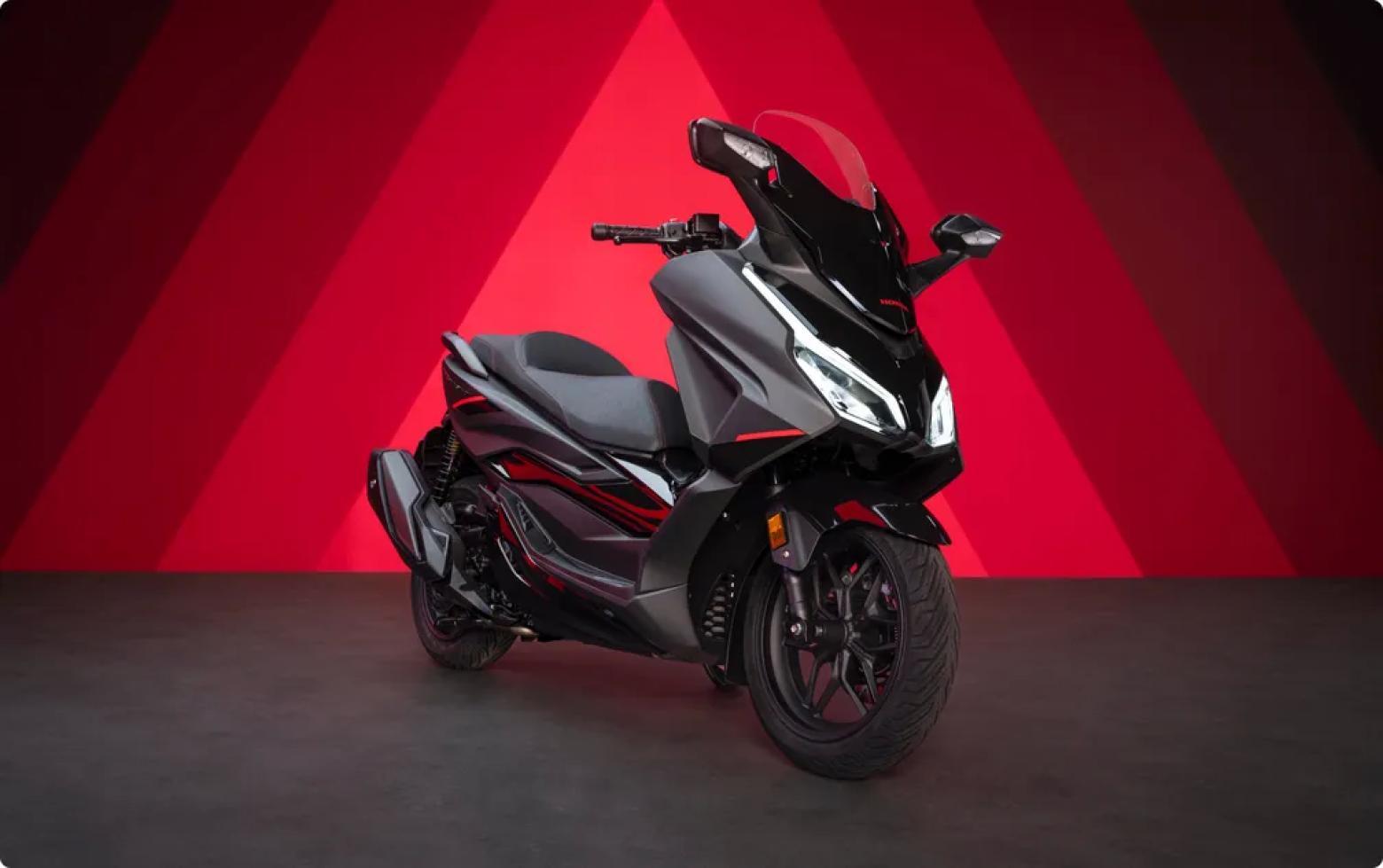 Honda Forza 250 - 23hp, 24Nm tork, 150 km/h en yüksek hız