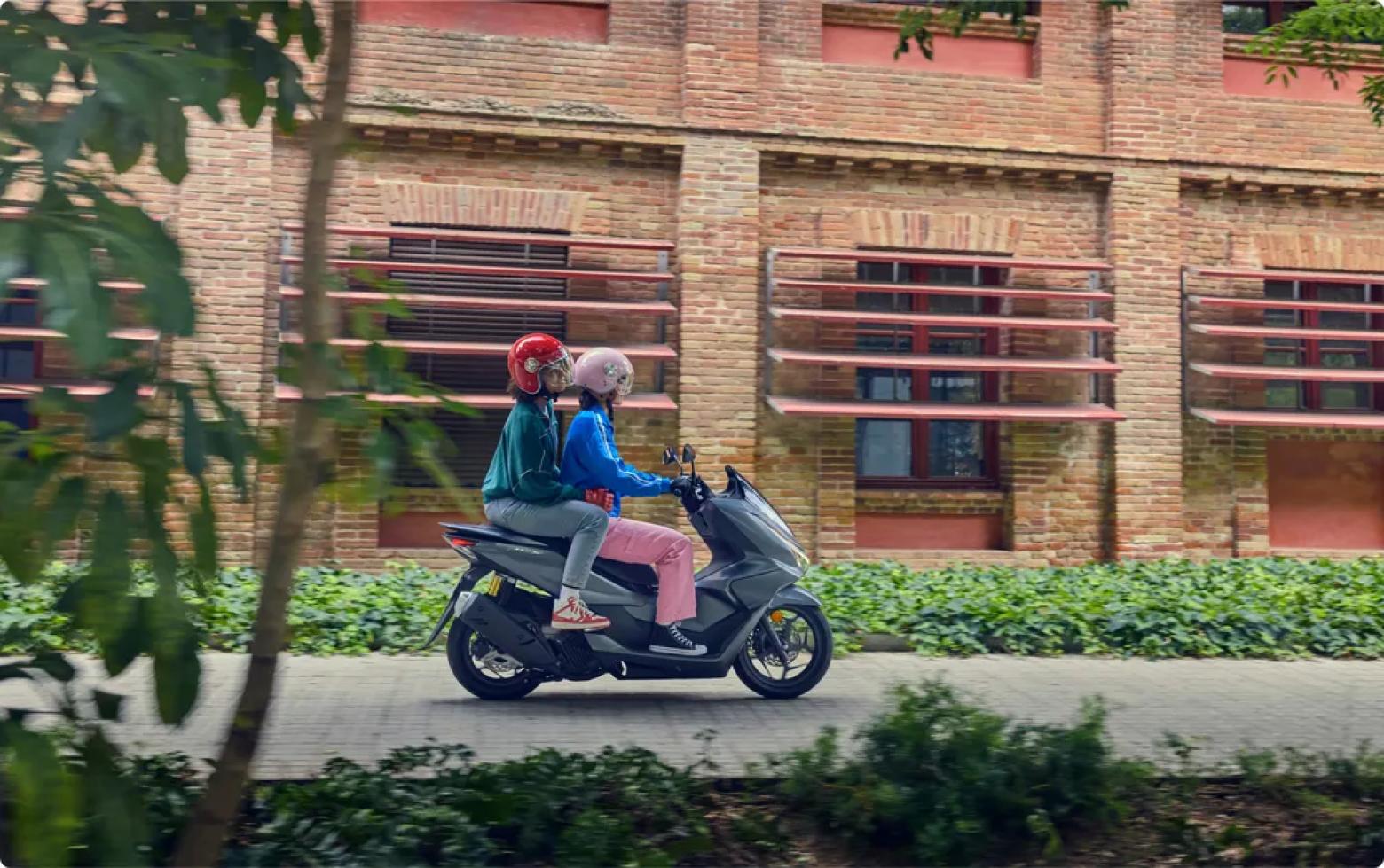 Honda PCX125 DX - 12.5hp, 11.7Nm tork, 115 km/h en yüksek hız