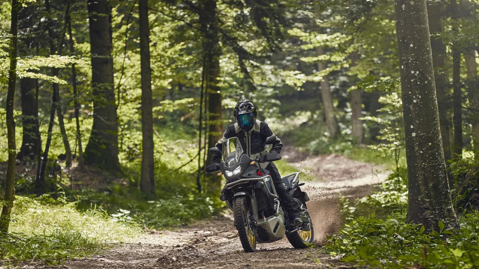 Honda XL75O Transalp - 92hp, 75Nm tork, 203 km/h en yüksek hız