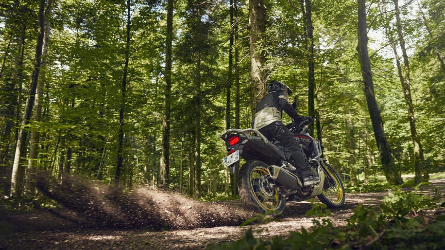 Honda XL75O Transalp - 92hp, 75Nm tork, 203 km/h en yüksek hız