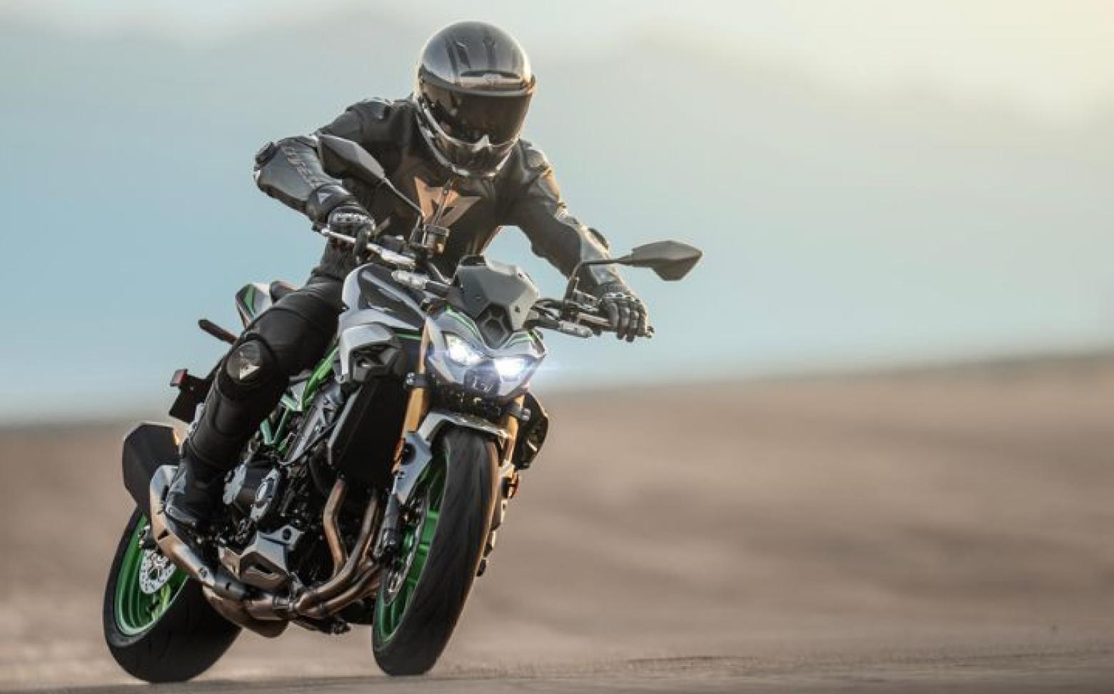 Kawasaki Z900 SE - 124hp, 97.4Nm tork, 250 km/h en yüksek hız