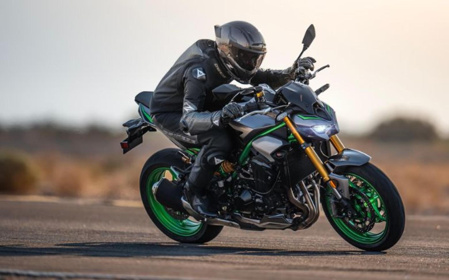 Kawasaki Z900 SE - 124hp, 97.4Nm tork, 250 km/h en yüksek hız