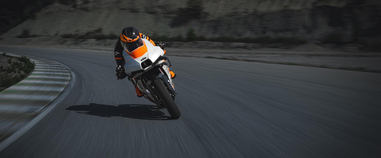 KTM RC 8C - 135hp, 98Nm tork, 299 km/h en yüksek hız
