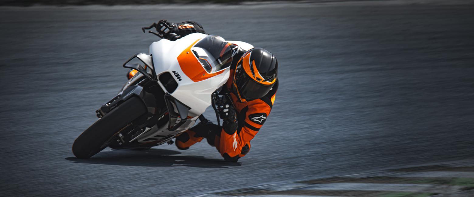 KTM RC 8C - 135hp, 98Nm tork, 299 km/h en yüksek hız