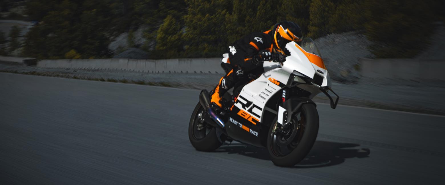 KTM RC 8C - 135hp, 98Nm tork, 299 km/h en yüksek hız