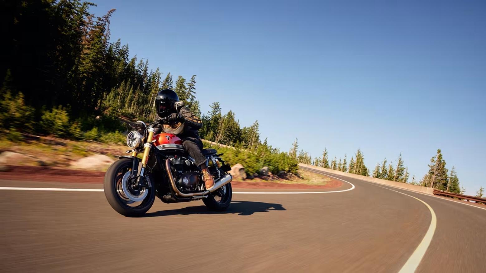 Triumph Speed Twin 1200 - 104hp, 112Nm tork, 220 km/h en yüksek hız