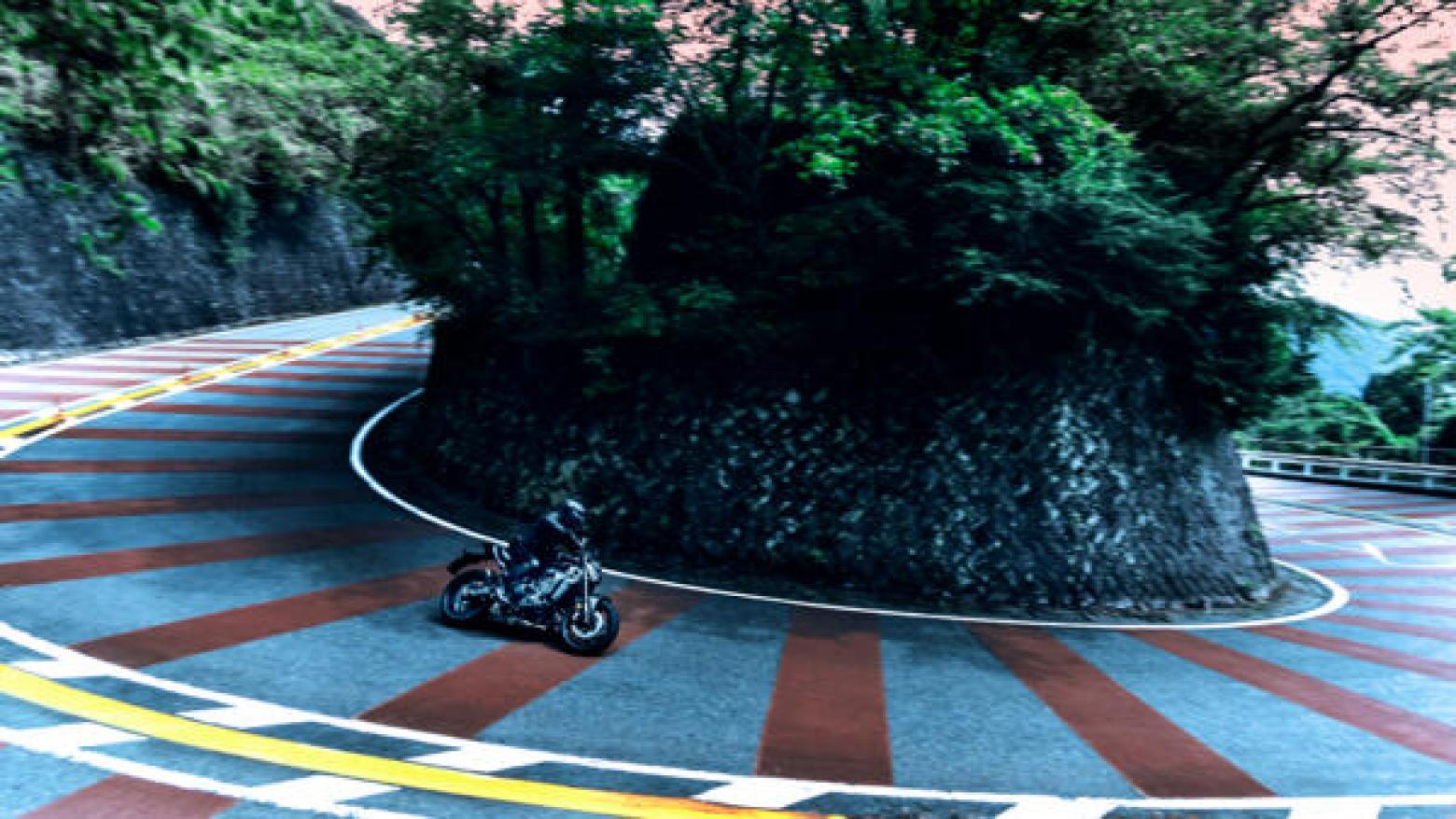 Yamaha MT-09 Y-AMT - 119hp, 93Nm tork, 260 km/h en yüksek hız