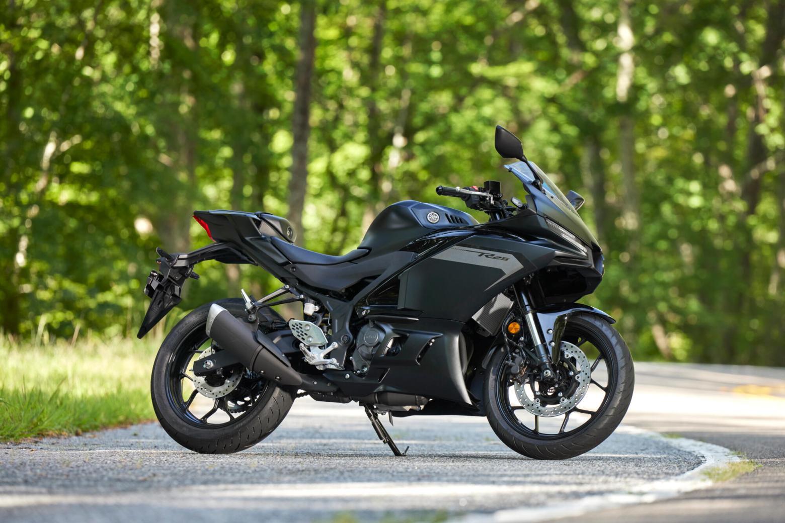 Yamaha R25 - 36hp, 23Nm tork, 199 km/h en yüksek hız