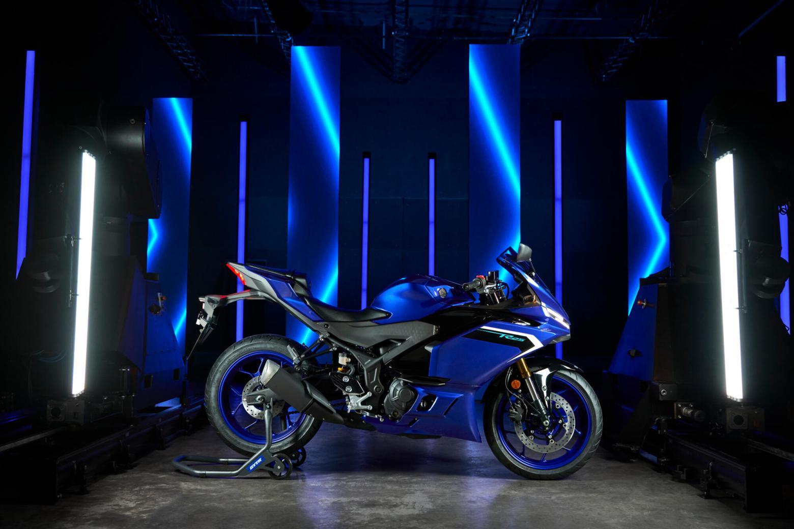 Yamaha R25 - 36hp, 23Nm tork, 199 km/h en yüksek hız