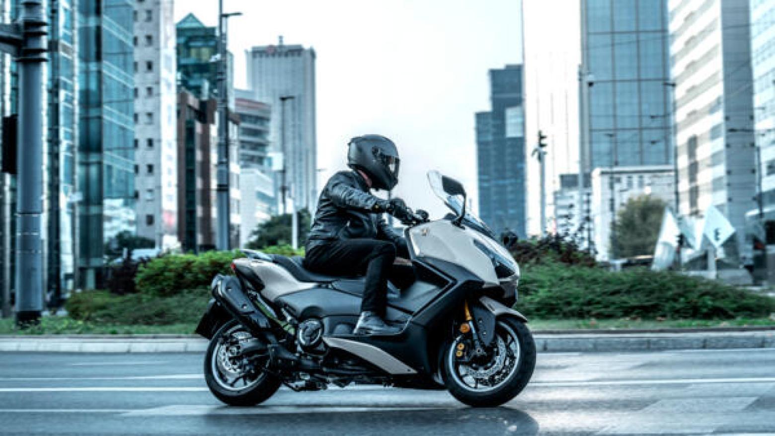 Yamaha TMAX Tech Max 560 - 47hp, 55Nm tork, 180 km/h en yüksek hız