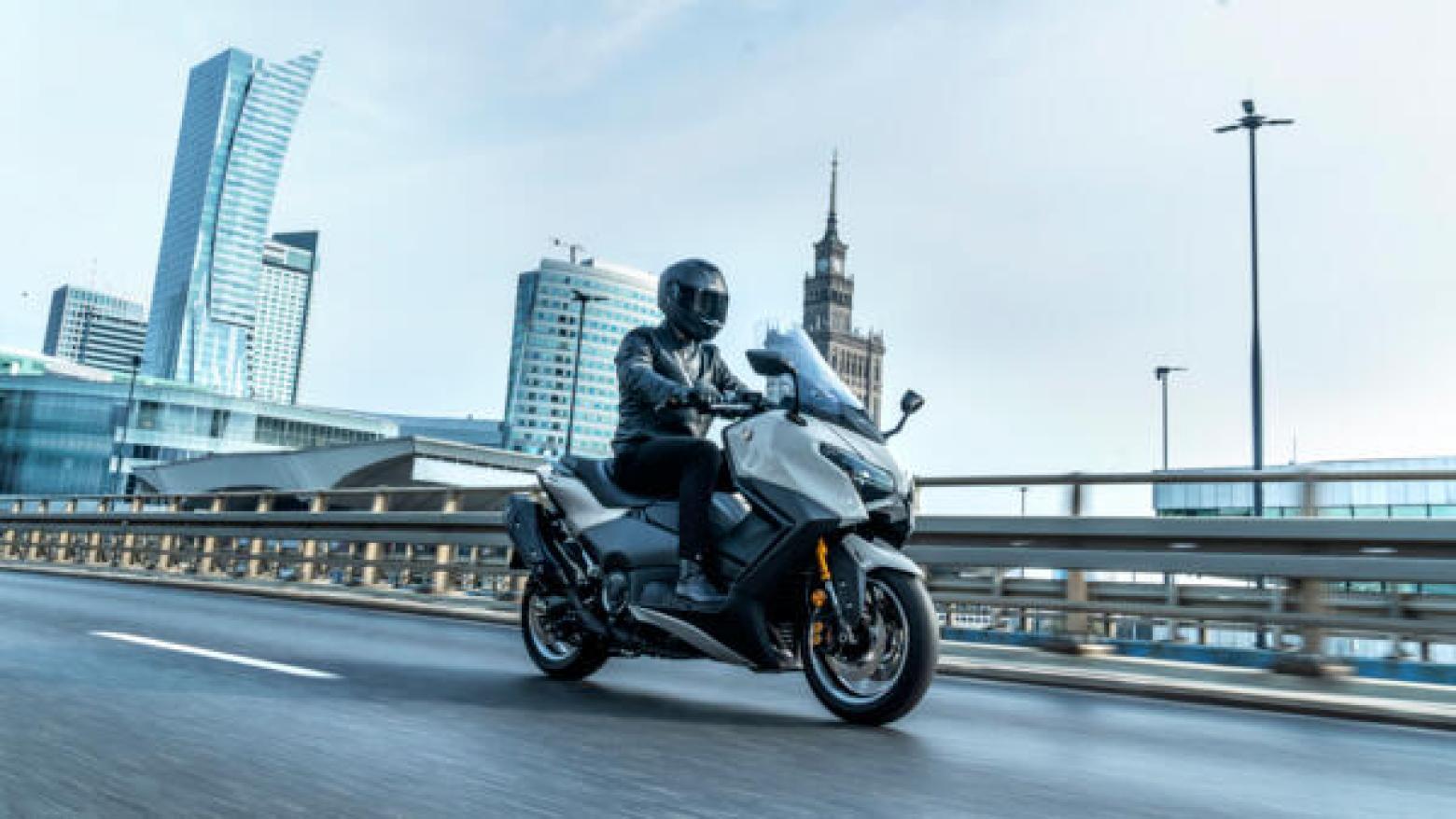 Yamaha TMAX Tech Max 560 - 47hp, 55Nm tork, 180 km/h en yüksek hız