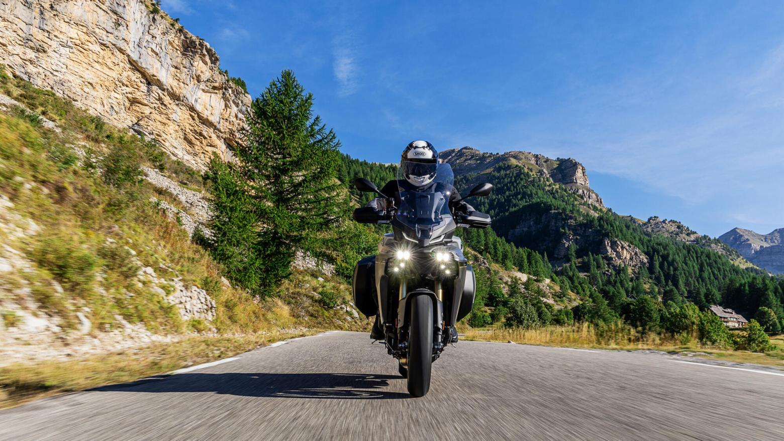 Yamaha TRACER 9 GT Y-AMT - 119hp, 93Nm tork, 250 km/h en yüksek hız