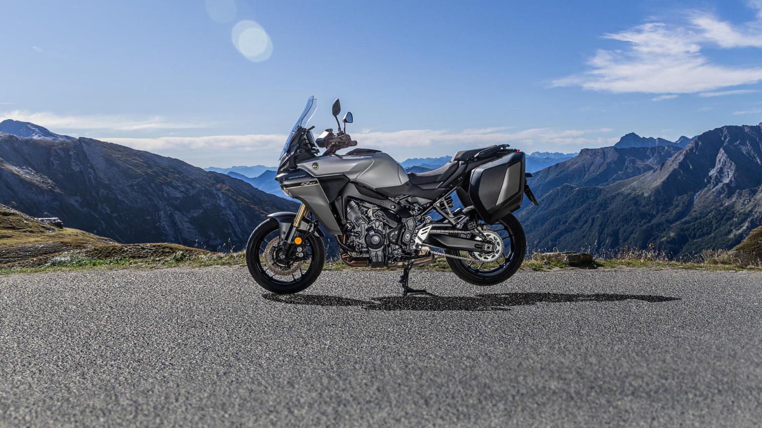Yamaha TRACER 9 GT Y-AMT - 119hp, 93Nm tork, 250 km/h en yüksek hız