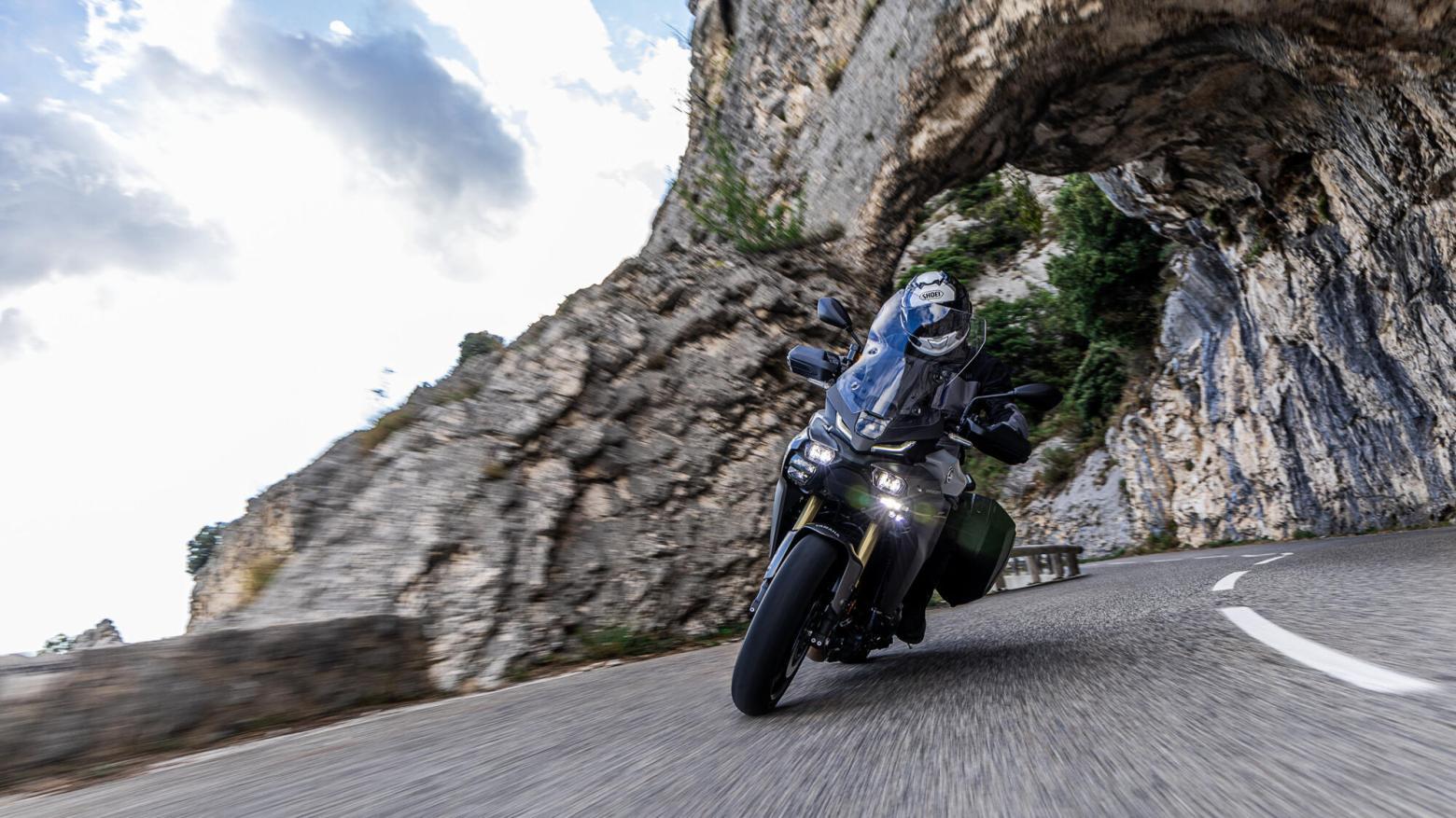 Yamaha TRACER 9 GT Y-AMT - 119hp, 93Nm tork, 250 km/h en yüksek hız