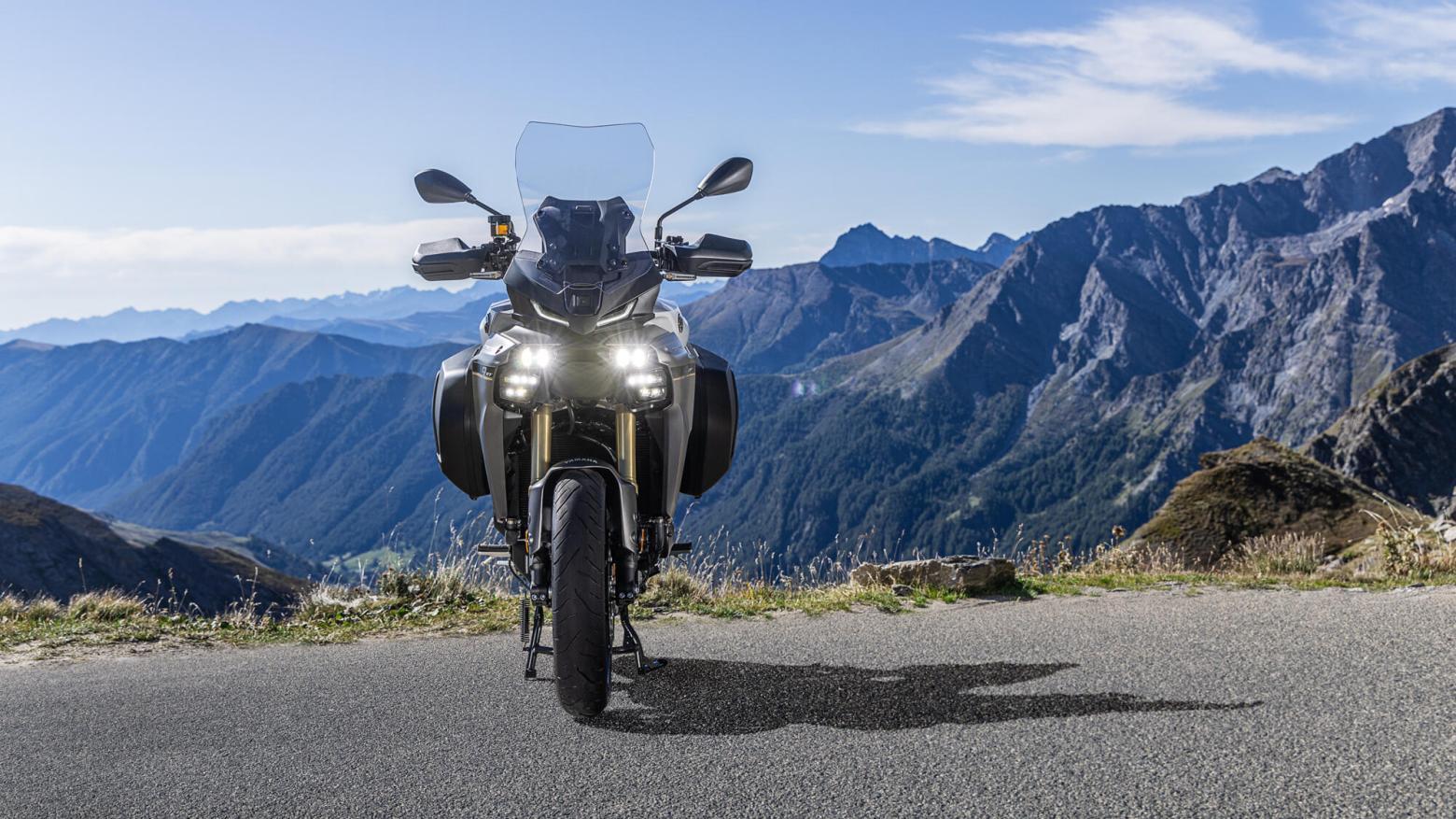 Yamaha TRACER 9 GT Y-AMT - 119hp, 93Nm tork, 250 km/h en yüksek hız