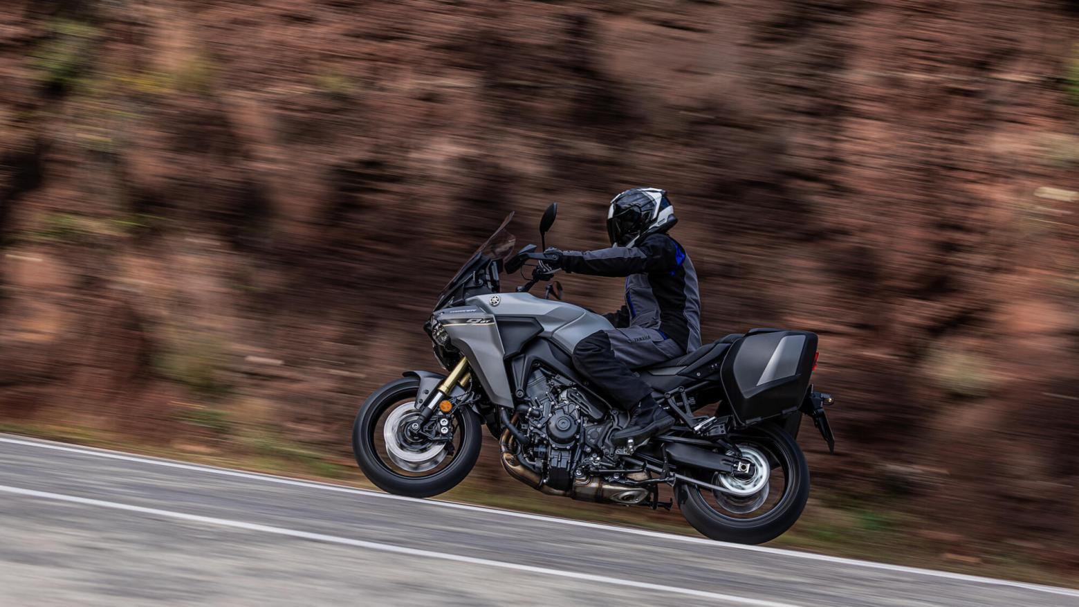 Yamaha TRACER 9 GT Y-AMT - 119hp, 93Nm tork, 250 km/h en yüksek hız