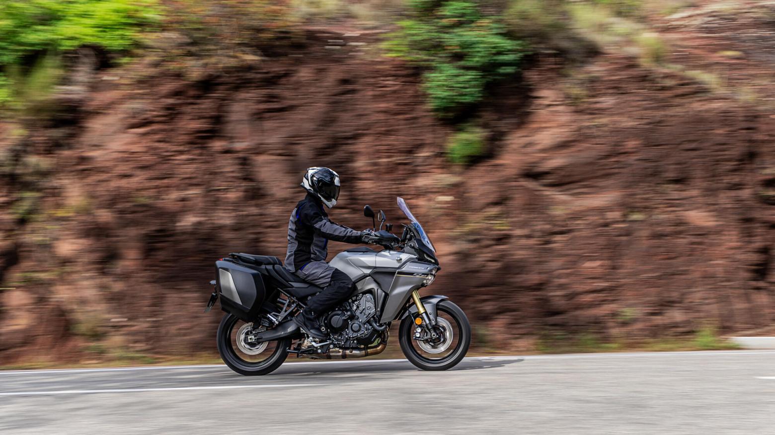 Yamaha TRACER 9 GT Y-AMT - 119hp, 93Nm tork, 250 km/h en yüksek hız