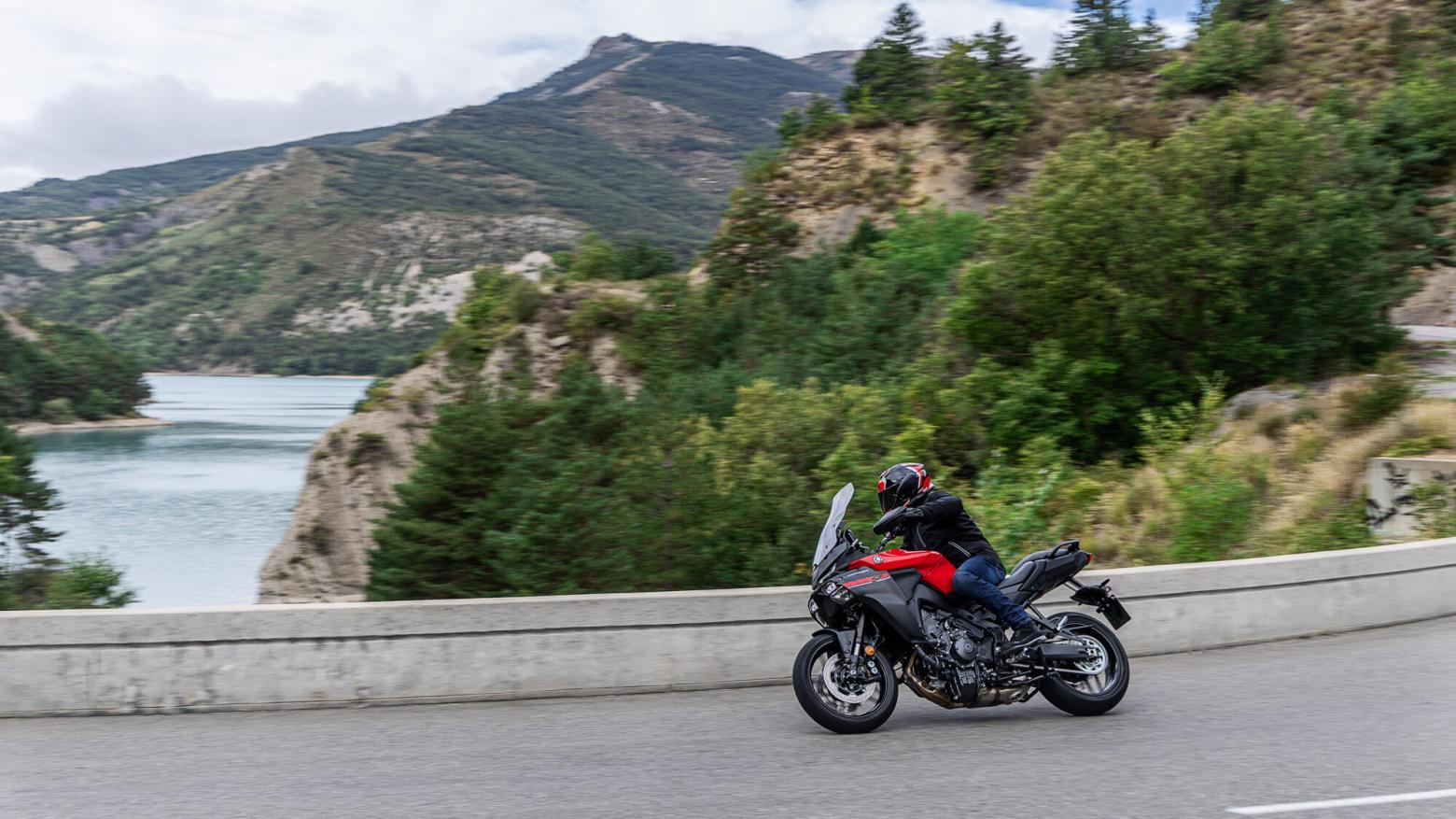 Yamaha TRACER 9 Y-AMT - 119hp, 93Nm tork, 250 km/h en yüksek hız