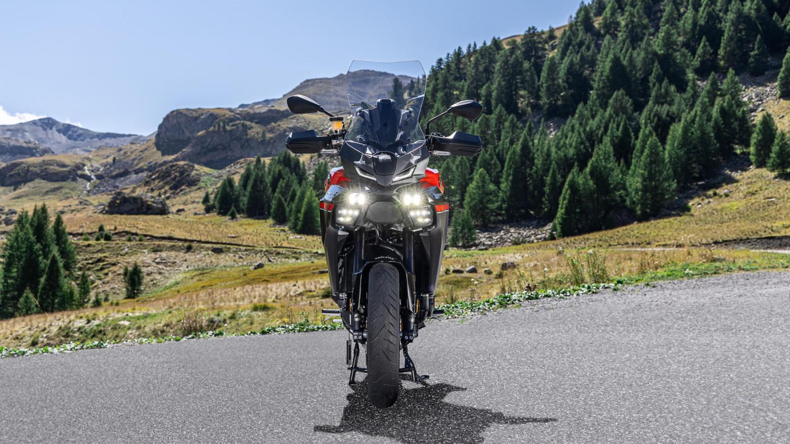 Yamaha TRACER 9 Y-AMT - 119hp, 93Nm tork, 250 km/h en yüksek hız