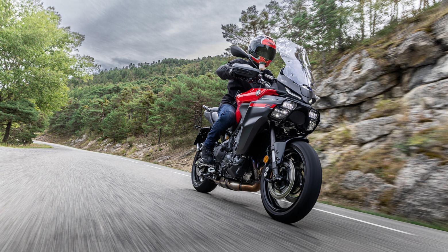 Yamaha TRACER 9 Y-AMT - 119hp, 93Nm tork, 250 km/h en yüksek hız