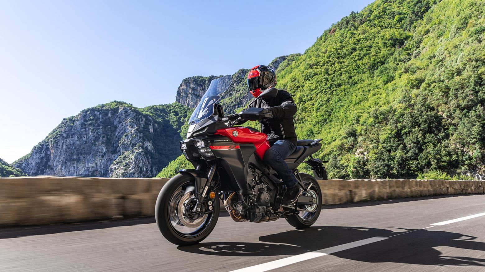 Yamaha TRACER 9 Y-AMT - 119hp, 93Nm tork, 250 km/h en yüksek hız