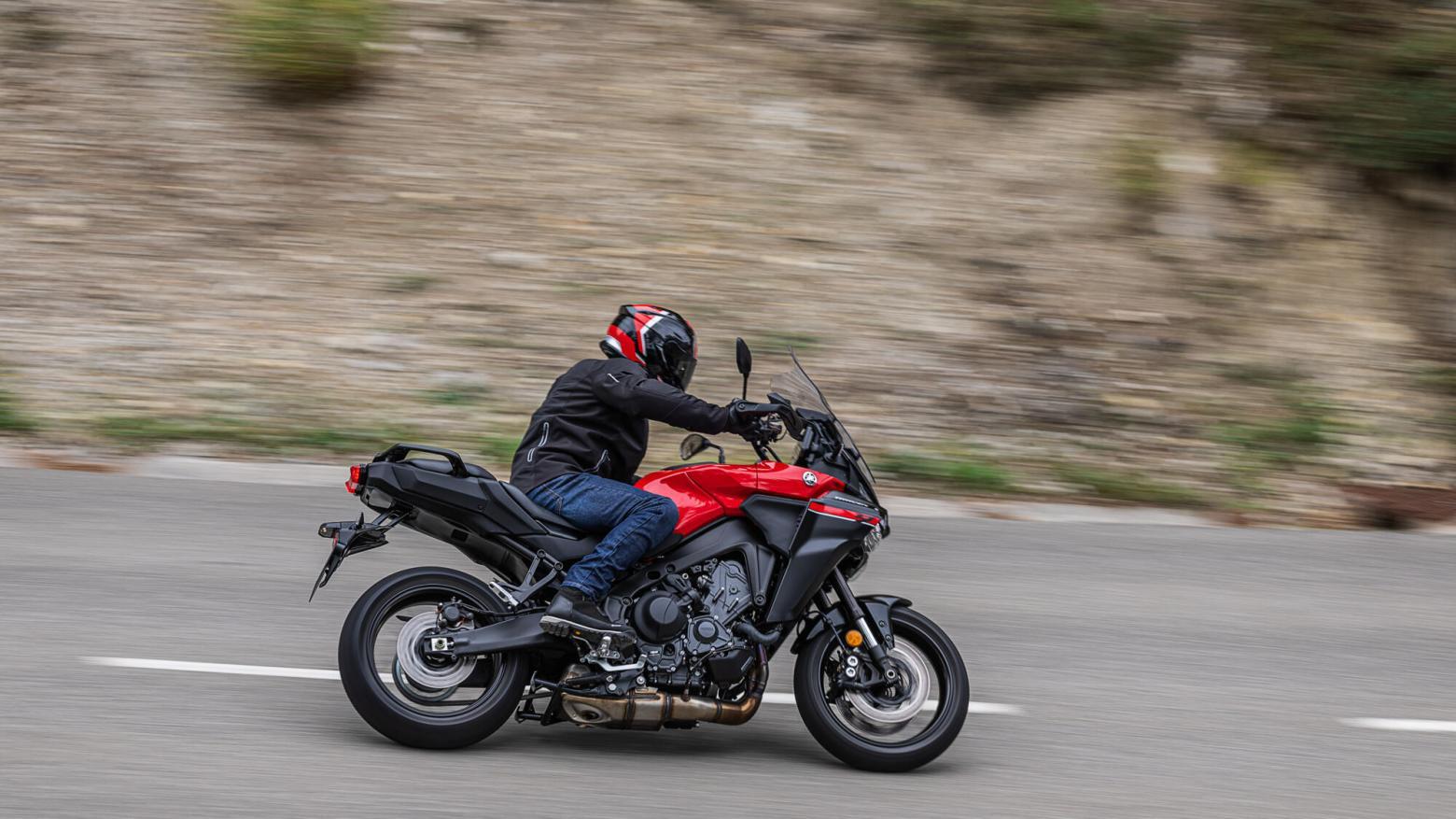 Yamaha TRACER 9 Y-AMT - 119hp, 93Nm tork, 250 km/h en yüksek hız