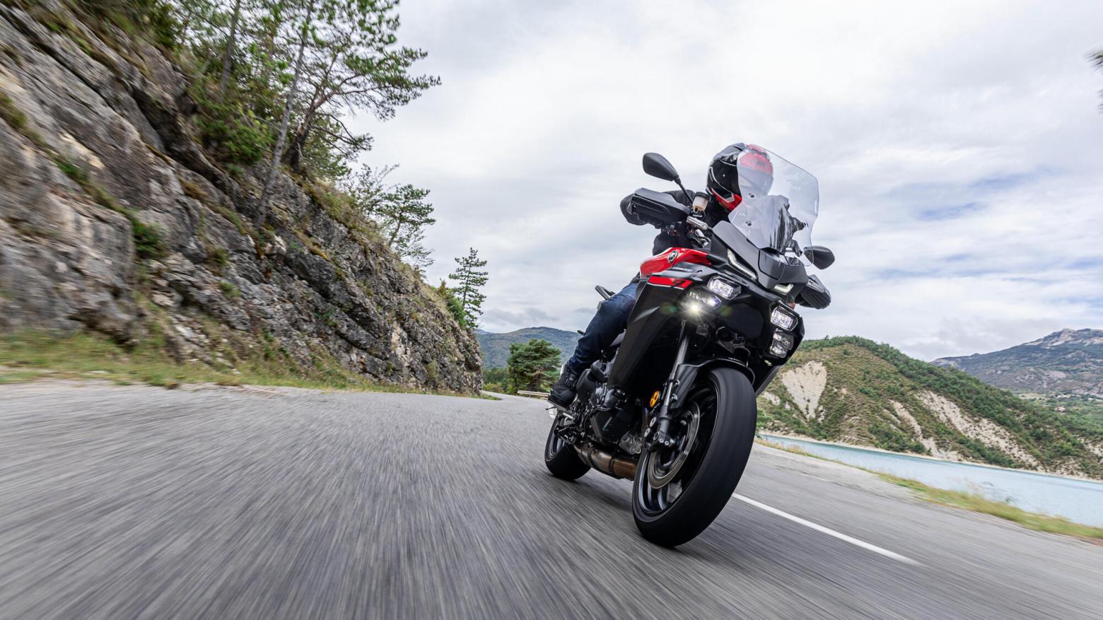 Yamaha TRACER 9 Y-AMT - 119hp, 93Nm tork, 250 km/h en yüksek hız