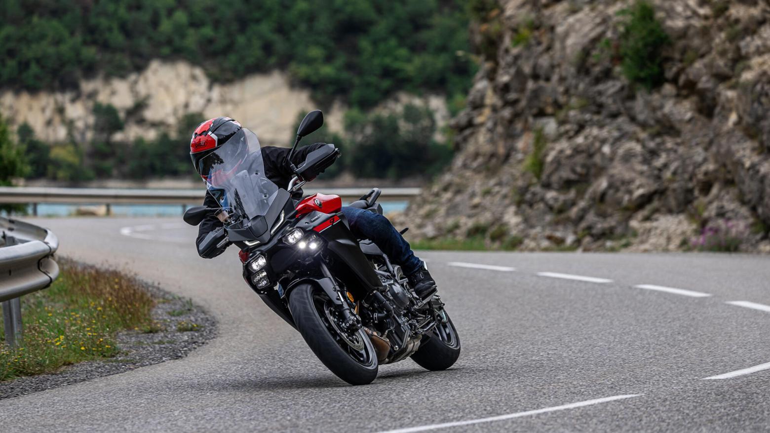 Yamaha TRACER 9 Y-AMT - 119hp, 93Nm tork, 250 km/h en yüksek hız