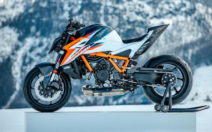2026 KTM 1390 Super Duke RR - 187hp, 145Nm tork, 260 km/h en yüksek hız