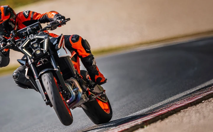 2026 KTM 990 Duke R - 125hp, 103Nm tork, 238 km/h en yüksek hız