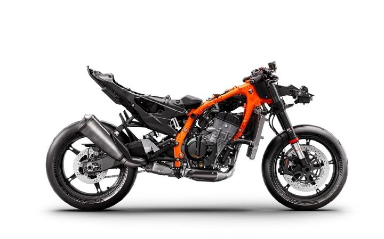 2026 KTM 990 RC R - 130hp, 103Nm tork, 250 km/h en yüksek hız