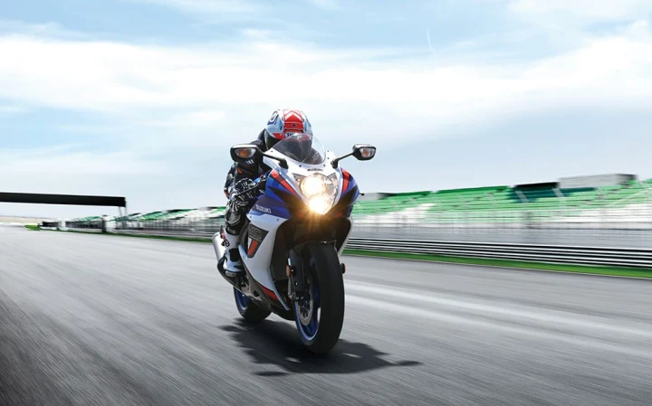 2026 SUZUKI GSX-R600 front view