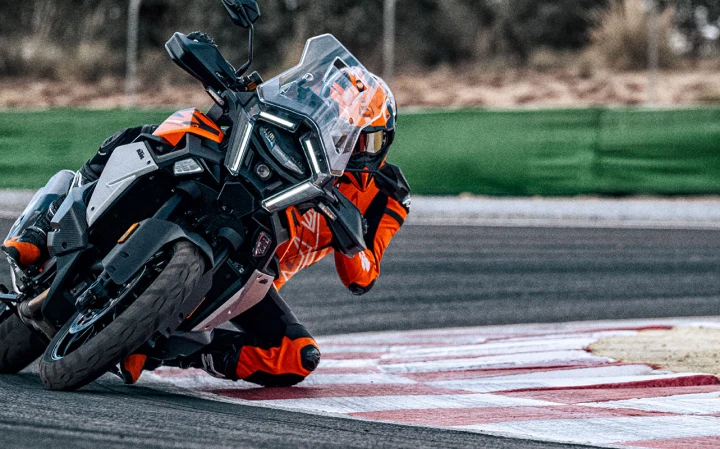 KTM 1390 Super Adventure S EVO - 170hp, 145Nm torque, 250 km/h top speed