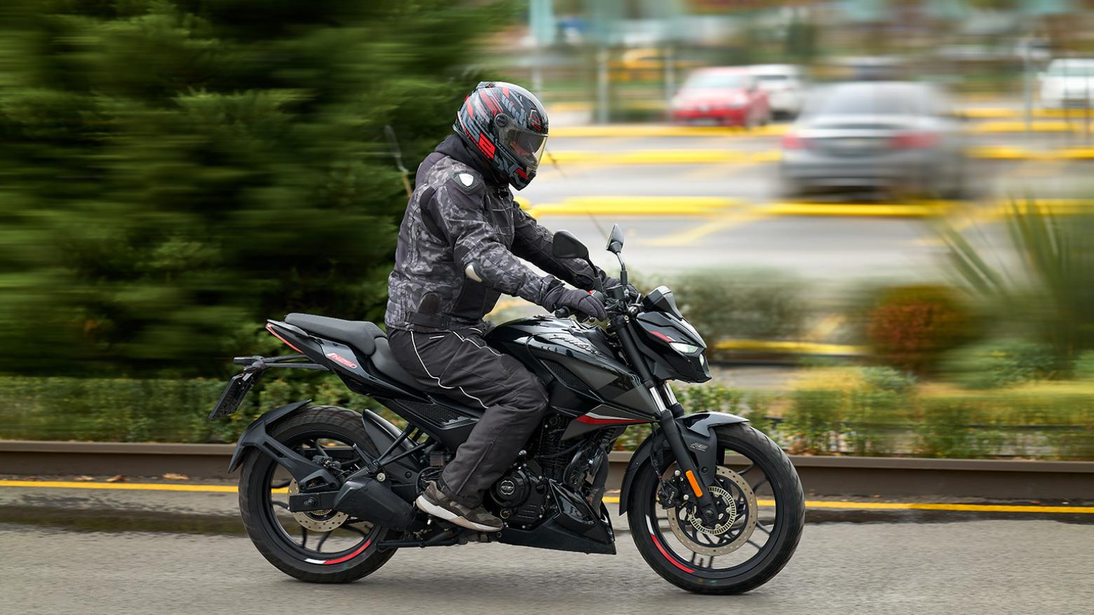 Bajaj Pulsar N 250 - 22.5hp, 21.5Nm tork, 143 km/h en yüksek hız