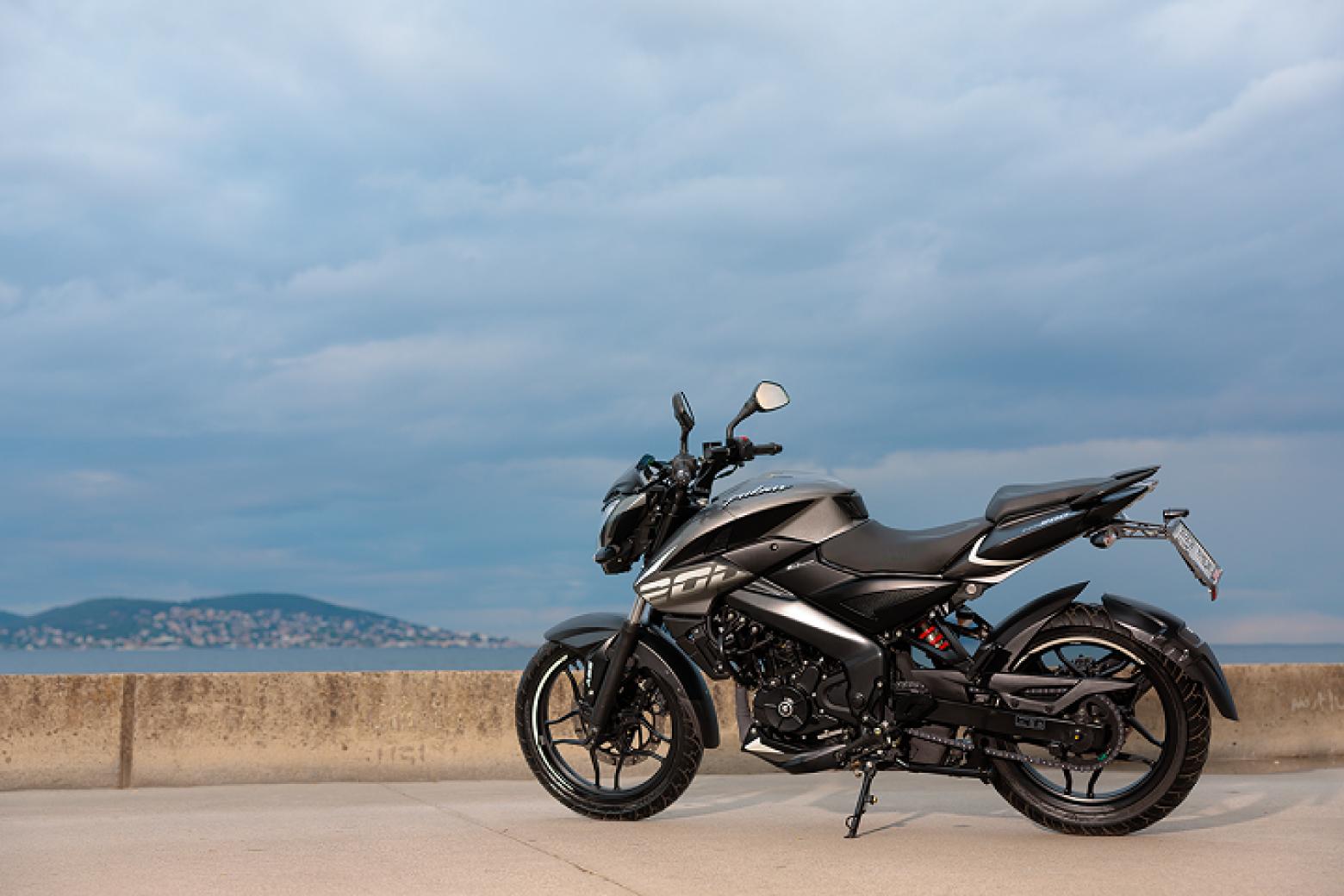 Bajaj Pulsar NS 200 - 24.4hp, 18.3Nm tork, 145 km/h en yüksek hız
