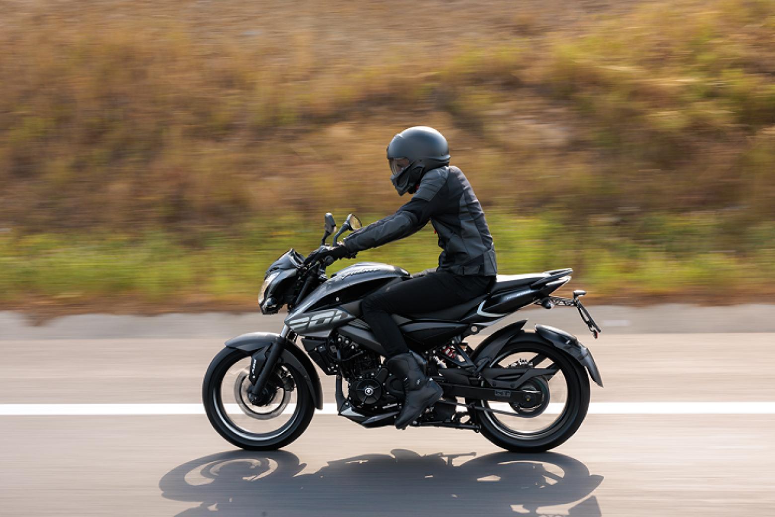 Bajaj Pulsar NS 200 - 24.4hp, 18.3Nm tork, 145 km/h en yüksek hız