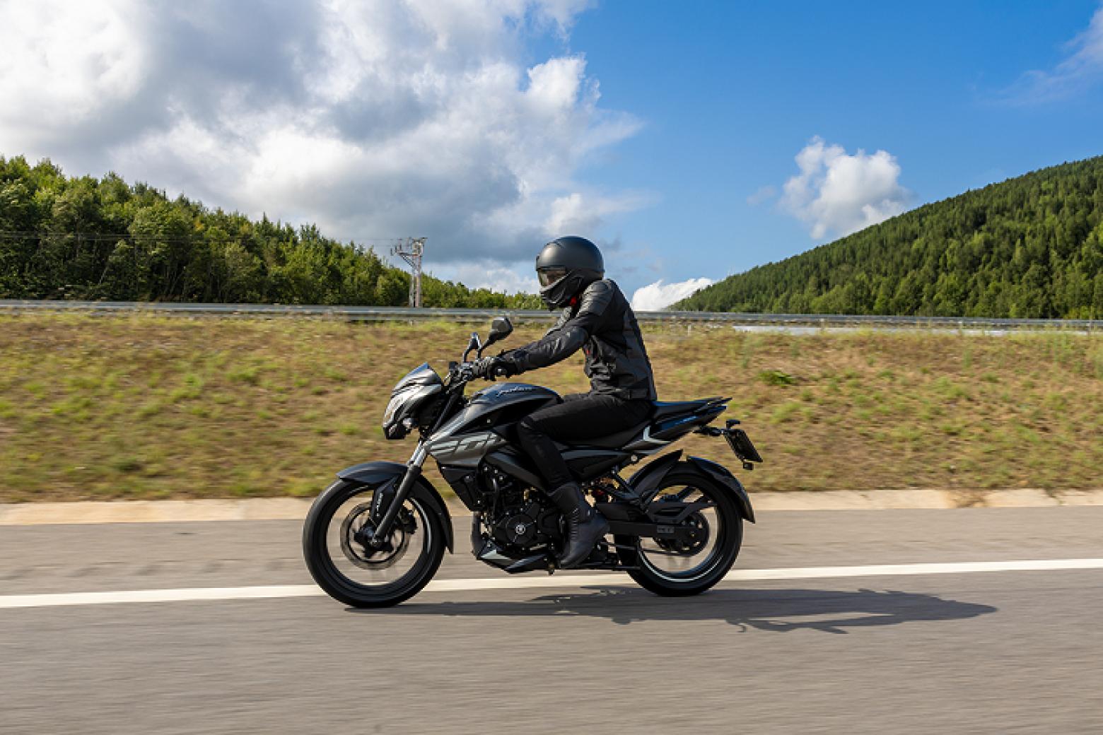 Bajaj Pulsar NS 200 - 24.4hp, 18.3Nm tork, 145 km/h en yüksek hız