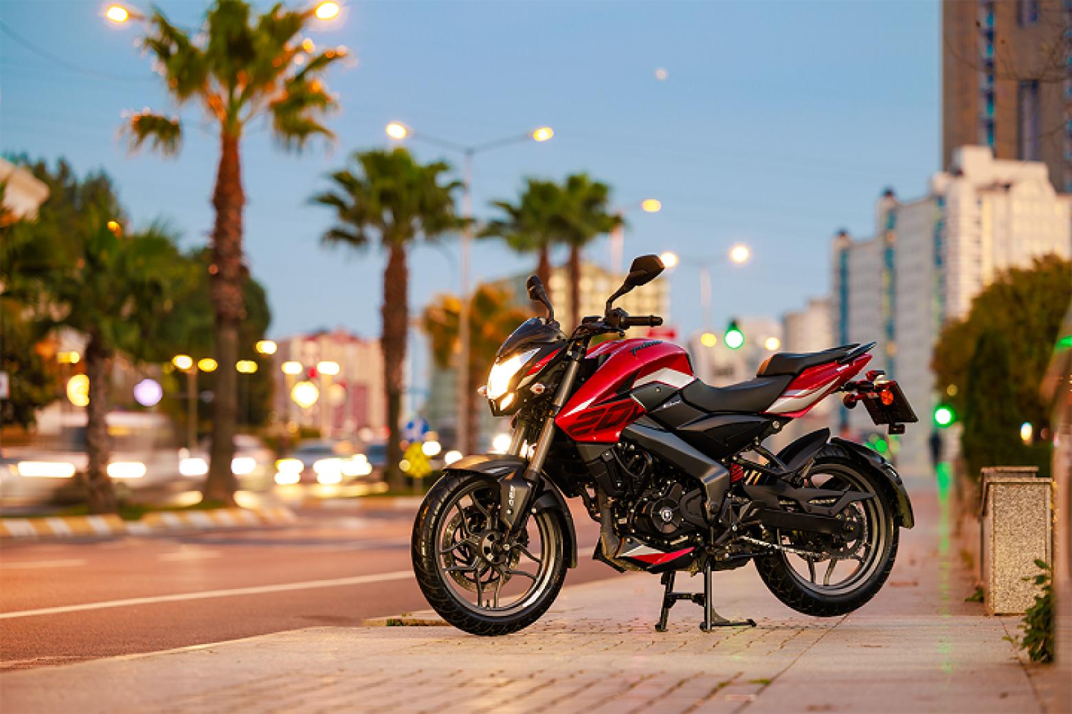 Bajaj Pulsar NS 200 UG - 24.5hp, 18.7Nm tork, 145 km/h en yüksek hız