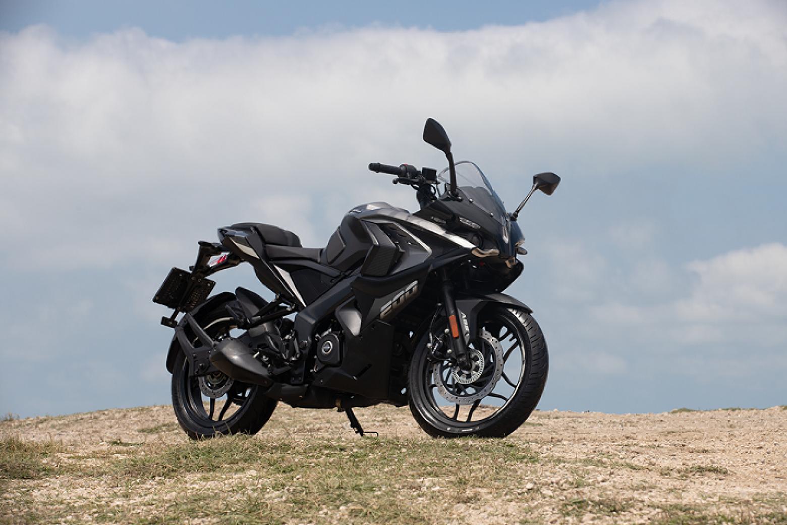 Bajaj Pulsar RS 200 - 24.4hp, 18.3Nm tork, 146 km/h en yüksek hız