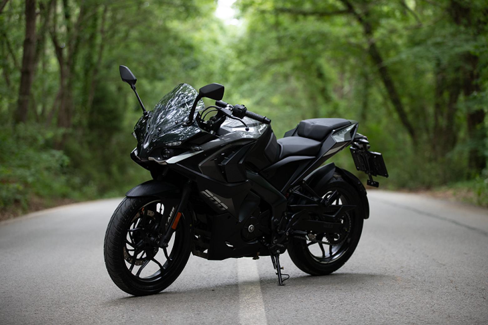 Bajaj Pulsar RS 200 - 24.4hp, 18.3Nm tork, 146 km/h en yüksek hız